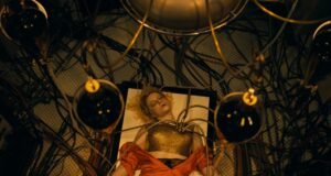 ‘A Noiva!’ Crítica: Maggie Gyllenhaal respira fúria na esposa de Frankenstein