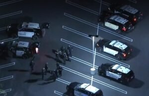 Polícia mata suposto atirador em tiroteio em Pasadena; 1 oficial, 1 ferido