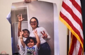 Menino surdo de 6 anos deportado com família da Colômbia, diz advogado