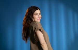 Kathryn Hahn interpretará Mãe Gothel no live-action de ‘Enrolados’