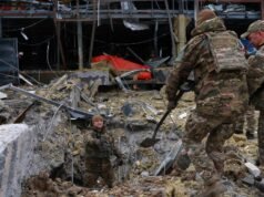 Zelensky em Londres para pressionar pela paz e sanções à Rússia enquanto a guerra do Irã ocupa o centro das atenções