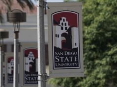 Um ex-policial da universidade SoCal admitiu possuir 600 arquivos de pornografia infantil