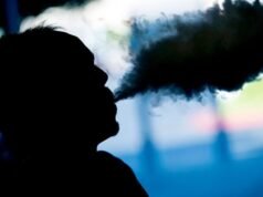 Estudos científicos descobriram que cigarros eletrônicos podem causar câncer de pulmão e boca