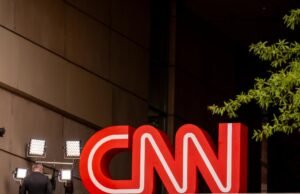 Os temores estão crescendo na CBS News e na CNN sobre fusões e consolidações