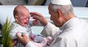 Papa Leão XIV rejeita alegações de que Deus justifica a guerra em sua mensagem na missa do Domingo de Ramos