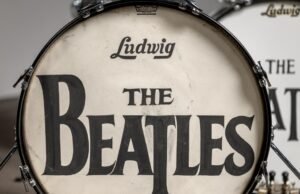 Coleção de guitarras avaliada em US$ 1 bilhão vai a leilão em Nova York