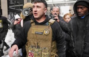 Três presos após atirar armas contra manifestantes anti-islâmicos na cidade de Nova York
