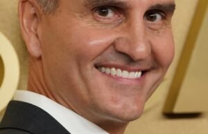 A era Josh D’Amaro da Disney começa após a demissão de Bob Iger
