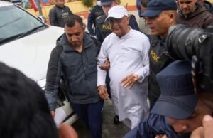 O ex-primeiro-ministro foi preso pela polícia do Nepal pela morte do manifestante