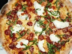 Conheça Anna Pizza, linha de fusão com molho vermelho em Valley Village