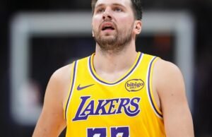 Luka Doncic, estrela do Lakers, está a uma falta técnica da suspensão