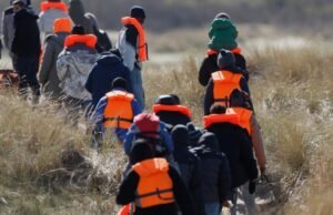 Legisladores da UE votam para facilitar a criação de centros de detenção de migrantes fora do bloco
