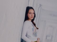 Victoria Pedretti flexiona seus músculos do acampamento em ‘Forbidden Fruit’