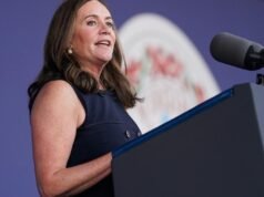 Ex-primeira-dama da Virgínia concorrendo ao Congresso em distrito recém-desenhado