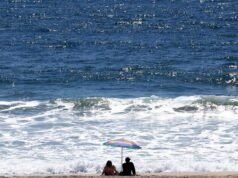 Adolescente ferido em tiroteio na praia de Dockweiler