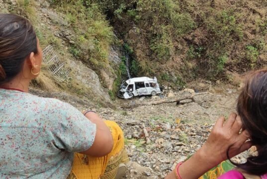 Sete peregrinos indianos morrem em acidente de ônibus no Nepal