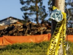 Incêndio em SoCal mata 2 de seus filhos. Promotores dizem que são responsáveis