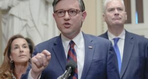 Como o escândalo do DHS quebrou e dividiu os líderes republicanos