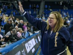 Cori Close, da UCLA, disse que o sucesso dos Bruins teve um impacto sobre ela