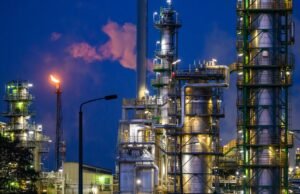 A guerra com o Irão alimenta o boom do petróleo russo – e problemas para a Ucrânia