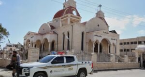 Na Síria, eclodiu um conflito entre dois homens numa cidade cristã