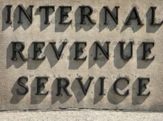 O líder do IRS, Bisignano, se recusa a responder perguntas sobre a divulgação ilegal de dados do contribuinte ao ICE