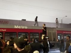 Ônibus do metrô, trabalhadores presos em um dos três cruzamentos de ruas de Los Angeles em 24 horas