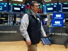 Ações e petróleo afundam após Trump sugerir possível fim da guerra