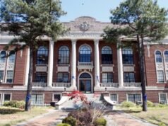 Um homem do Arkansas acusado de matar o suposto agressor de sua filha ganhou a nomeação do xerife do Partido Republicano