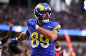 Tyler Higbee teria concordado com um contrato de dois anos no valor de US$ 8 milhões com os Rams