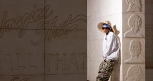 O jardim de esculturas da ‘irmã dos sonhos’ de Lauren Halsey é inaugurado no sul de Los Angeles