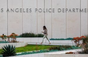 Capitão do LAPD evita disparar por causa de reclamações sobre racismo e sexismo do grupo
