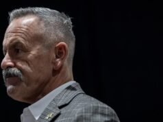 O xerife do condado de Riverside, Chad Bianco, suspendeu a investigação de fraude eleitoral