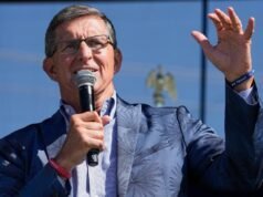 O Departamento de Justiça entrou com uma ação judicial contra Michael Flynn, aliado de Trump, no valor de US$ 1,2 milhão, disseram fontes à AP.