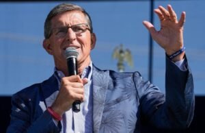 O Departamento de Justiça entrou com uma ação judicial contra Michael Flynn, aliado de Trump, no valor de US$ 1,2 milhão, disseram fontes à AP.
