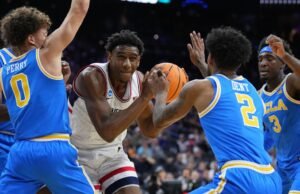 March Madness: esperanças do Sweet 16 da UCLA frustradas pela derrota para UConn