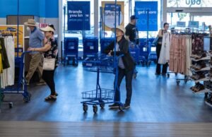 Ross Dress for Less e outros estão se expandindo à medida que clientes preocupados procuram pechinchas.