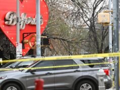 O atirador não estava no radar do FBI antes de abrir fogo em um bar lotado no Texas, dizem as autoridades