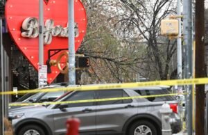 O atirador não estava no radar do FBI antes de abrir fogo em um bar lotado no Texas, dizem as autoridades