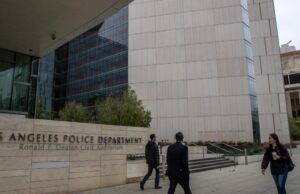 Comandante do LAPD demitido por incidente com embriaguez ganha US$ 5,7 milhões em ação judicial