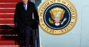 Trump votou na Flórida depois de pressionar o Congresso a limitar severamente essa opção