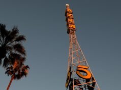 Oito procuradores-gerais estaduais entraram com ação para bloquear a fusão do grupo de televisão