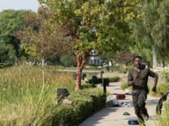 Final da 2ª temporada de ‘Paradise’: Criador Dan Fogelman sobre Sinatra e o que está reservado para a 3ª temporada