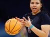O ex-jogador de basquete da USC Destiny Littleton vive com medo em Israel