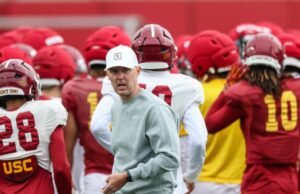 O futebol da USC está prestando atenção aos pequenos detalhes durante os treinos de primavera