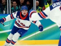 Proprietário de um disco de hóquei de US$ 1 milhão que ganhou uma medalha de ouro olímpica dos EUA na disputa