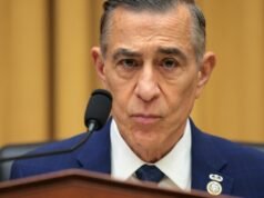 O veterano deputado Darrell Issa decidiu não buscar a reeleição no novo distrito de tendência democrata, disseram fontes.