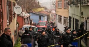 Dois edifícios desabaram em Istambul após uma explosão de gás