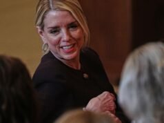 Os democratas abandonaram uma reunião dos líderes do Departamento de Justiça sobre o arquivo Epstein