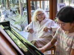 A professora de música, de 93 anos, “ainda aborda o mundo com a curiosidade de uma criança”.